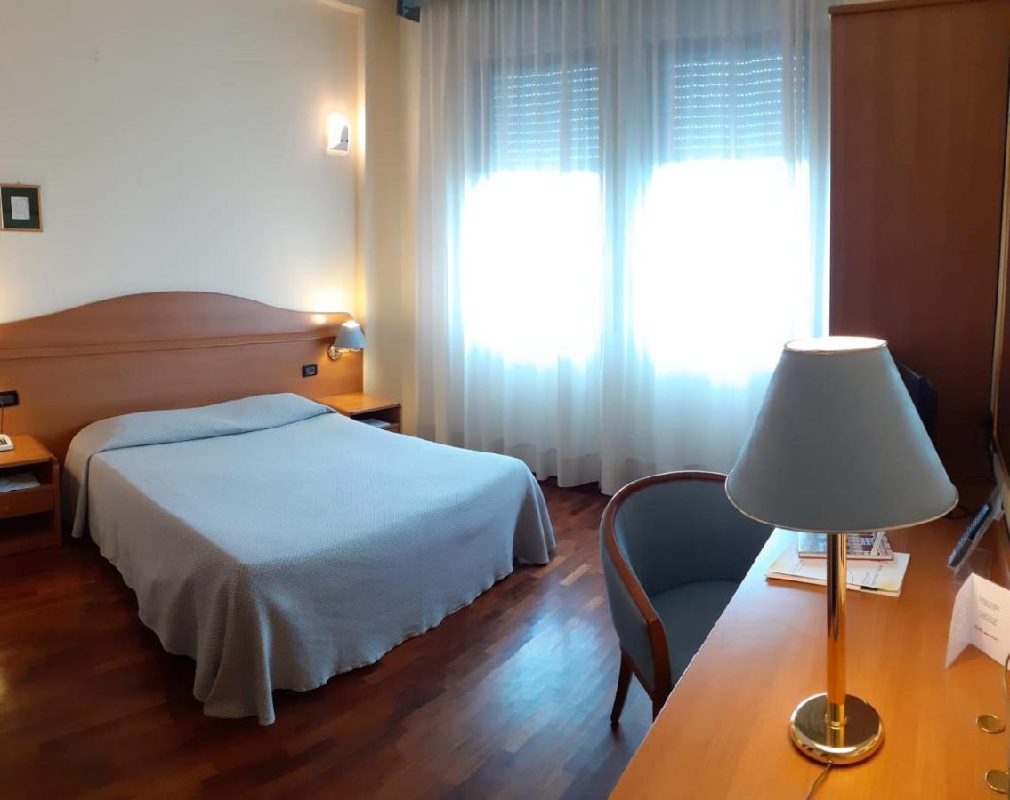 Hotel Il Duca D'Este Феррара Экстерьер фото