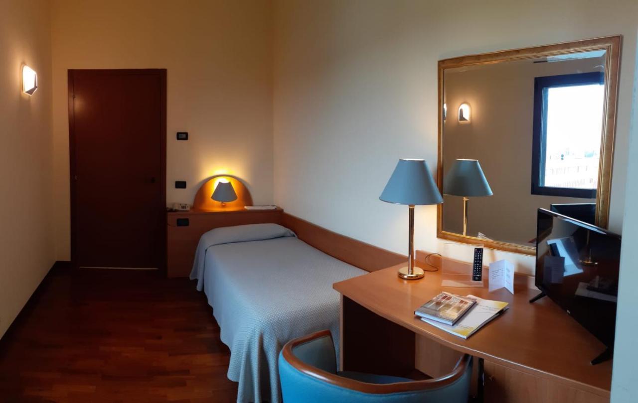 Hotel Il Duca D'Este Феррара Экстерьер фото